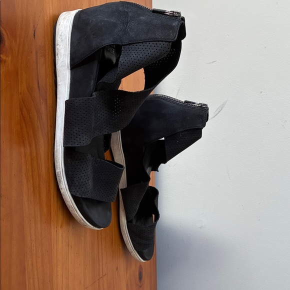 Eileen Fisher Black Perforated Sandals - Picture 4 of 5